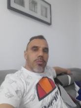 انا من مونتبليار، أعزب، 47 سنة هنا من أجل البحث عن شريك لتحقيق زواج متعدد تعرف عليّ أكثر من خلال بروفايلي، فربّ صدفة خير من ألف ميعاد.