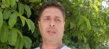 Je suis Divorcé, 54 ans, ici à la recherche d'un partenaire pour Relation sérieuse .