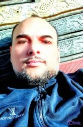 انا من القاهرة، أعزب، 48 سنة هنا من أجل البحث عن شريك لتحقيق علاقة تعارف تعرف عليّ أكثر من خلال بروفايلي، فربّ صدفة خير من ألف ميعاد.