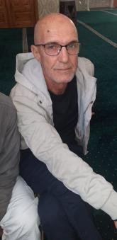 انا من قسنطينة، أرمل، 65 سنة هنا من أجل البحث عن شريك لتحقيق زواج عادي تعرف عليّ أكثر من خلال بروفايلي، فربّ صدفة خير من ألف ميعاد.