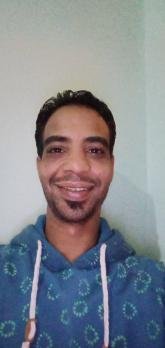 انا من الإسكندرية، أعزب، 37 سنة هنا من أجل البحث عن شريك لتحقيق زواج عادي تعرف عليّ أكثر من خلال بروفايلي، فربّ صدفة خير من ألف ميعاد.