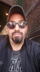 انا أعزب، 45 سنة هنا من أجل البحث عن شريك لتحقيق زواج عادي تعرف عليّ أكثر من خلال بروفايلي، فربّ صدفة خير من ألف ميعاد.