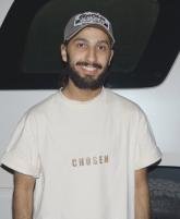 انا من الرياض، أعزب، 24 سنة هنا من أجل البحث عن شريك لتحقيق زواج عادي تعرف عليّ أكثر من خلال بروفايلي، فربّ صدفة خير من ألف ميعاد.
