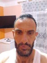 انا من تيزي وزو، أعزب، 41 سنة هنا من أجل البحث عن شريك لتحقيق علاقة تعارف تعرف عليّ أكثر من خلال بروفايلي، فربّ صدفة خير من ألف ميعاد.