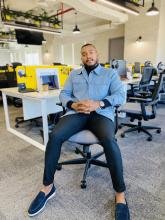 أبحث عن شريكة حياة تخاف الله، صاحبة دين وخلق، تقدر الحياة الزوجية وحقوقها وواجباتها، وتسعى إلى الاستقرار وبناء أسرة متماسكة. دخولي لهذا الموقع بنية الزواج الحلال الجاد، وأسأل الله التوفيق...