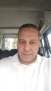 انا من إنجلترا، أعزب، 49 سنة هنا من أجل البحث عن شريك لتحقيق تعارف جاد .
