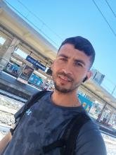 انا من الإقليم الفلامندي، أعزب، 32 سنة هنا من أجل البحث عن شريك لتحقيق تعارف جاد .