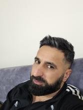 انا من القامشلي، مطلق، 36 سنة هنا من أجل البحث عن شريك لتحقيق تعارف وصداقة .