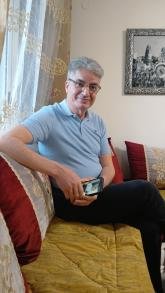 انا من باريس، مطلق، 56 سنة هنا من أجل البحث عن شريك لتحقيق تعارف جاد .