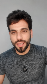 بحب الرياضة جدا، بقدم محتوي تعليمي علي منصة تواصل اجتماعي، مدرب سباحة في الأساس، بحاول اكون ملتزم ، رجاء اللي يتواصل معايا يكون مقيم في لندن حصرا او علي الاقل...