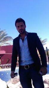 انا من ciro، مطلق، 46 سنة هنا من أجل البحث عن شريك لتحقيق زواج عادي تعرف عليّ أكثر من خلال بروفايلي، فربّ صدفة خير من ألف ميعاد.