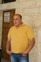 انا أرمل، 60 سنة هنا من أجل البحث عن شريك لتحقيق زواج عادي تعرف عليّ أكثر من خلال بروفايلي، فربّ صدفة خير من ألف ميعاد.