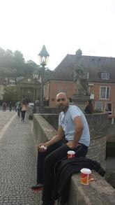 انا من wuerzburg، مطلق، 40 سنة هنا من أجل البحث عن شريك لتحقيق زواج عادي تعرف عليّ أكثر من خلال بروفايلي، فربّ صدفة خير من ألف ميعاد.
