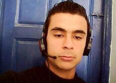 انا من جمال، أعزب، 34 سنة هنا من أجل البحث عن شريك لتحقيق زواج عادي تعرف عليّ أكثر من خلال بروفايلي، فربّ صدفة خير من ألف ميعاد.