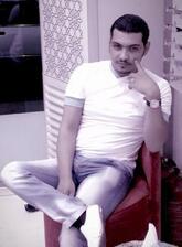 انا من درعا، مطلق، 41 سنة هنا من أجل البحث عن شريك لتحقيق -- تعرف عليّ أكثر من خلال بروفايلي، فربّ صدفة خير من ألف ميعاد.