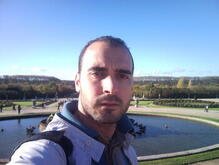 انا من bourges، أعزب، 43 سنة هنا من أجل البحث عن شريك لتحقيق المسيار .