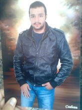 انا أعزب، 37 سنة هنا من أجل البحث عن شريك لتحقيق -- تعرف عليّ أكثر من خلال بروفايلي، فربّ صدفة خير من ألف ميعاد.