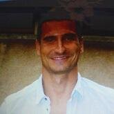 انا من ذوي العيون أسود هنا من أجل البحث عن شريك لتحقيق علاقة تعارف تعرف عليّ أكثر من خلال بروفايلي، فقد تكون الأقدار هي البداية.