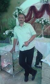 انا من ذوي الشعر رمادي هنا من أجل البحث عن شريك لتحقيق زواج متعدد تعرف عليّ أكثر من خلال بروفايلي، فربما تكون الصدفة هي البداية.
