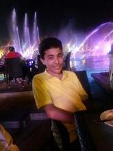 انا أعزب، 101 سنة هنا من أجل البحث عن شريك لتحقيق علاقة تعارف تعرف عليّ أكثر من خلال بروفايلي، فربّ صدفة خير من ألف ميعاد.