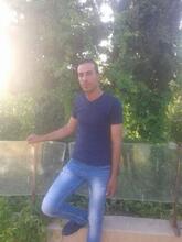 انا من به كرجو، أعزب، 37 سنة هنا من أجل البحث عن شريك لتحقيق زواج عادي تعرف عليّ أكثر من خلال بروفايلي، فربّ صدفة خير من ألف ميعاد.