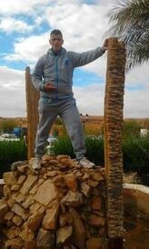 انا أعزب، 47 سنة هنا من أجل البحث عن شريك لتحقيق علاقة تعارف تعرف عليّ أكثر من خلال بروفايلي، فربّ صدفة خير من ألف ميعاد.