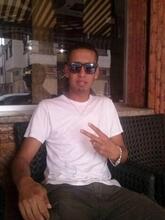 انا من el jadida، أعزب، 34 سنة هنا من أجل البحث عن شريك لتحقيق زواج عادي تعرف عليّ أكثر من خلال بروفايلي، فربّ صدفة خير من ألف ميعاد.