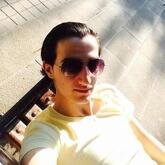 انا من ذوي العيون أسود هنا من أجل البحث عن شريك لتحقيق علاقة تعارف تعرف عليّ أكثر من خلال بروفايلي، فقد تكون الأقدار هي البداية.