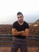 انا أعزب، 35 سنة هنا من أجل البحث عن شريك لتحقيق علاقة تعارف تعرف عليّ أكثر من خلال بروفايلي، فربّ صدفة خير من ألف ميعاد.