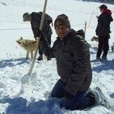 انا كنت متزوج والان مطلق ولدي ابن عمرة 5 سنوات اسمة احمد وانا اعيش مع ولدي احيانا ومع والدتي الكفيفة واتمنى ان اتزوج زواجا على سنة الله ورسولة ولكن اين...