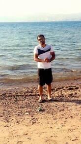 انا من العقبة، أعزب، 42 سنة هنا من أجل البحث عن شريك لتحقيق زواج عادي تعرف عليّ أكثر من خلال بروفايلي، فربّ صدفة خير من ألف ميعاد.