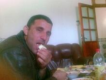 انا من m'sila، متزوج، 44 سنة هنا من أجل البحث عن شريك لتحقيق علاقة تعارف تعرف عليّ أكثر من خلال بروفايلي، فربّ صدفة خير من ألف ميعاد.