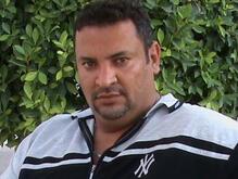 انا من الكرخ، متزوج، 48 سنة هنا من أجل البحث عن شريك لتحقيق زواج عادي تعرف عليّ أكثر من خلال بروفايلي، فربّ صدفة خير من ألف ميعاد.