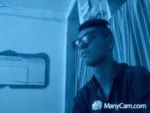 إنسان بسيط جداً كل همي أرى السعادة والإبتسامة في وجه أبي وأمي وأخواتي ،،، أيضاً أحب إسعاد الغير بكل ما أملك … 
…
علمتني الحياة دروساً كثيرة . من ضمنها :
–...