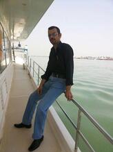 انا من بصرة، أعزب، 48 سنة هنا من أجل البحث عن شريك لتحقيق زواج عادي تعرف عليّ أكثر من خلال بروفايلي، فربّ صدفة خير من ألف ميعاد.