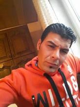 انا مطلق، 38 سنة هنا من أجل البحث عن شريك لتحقيق زواج مسيار تعرف عليّ أكثر من خلال بروفايلي، فربّ صدفة خير من ألف ميعاد.