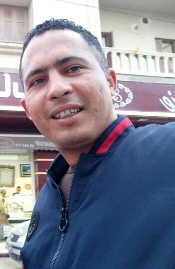 انا من Al Manihla، Celibe، 42 anni هنا من أجل البحث عن شريك لتحقيق Relazione seria.