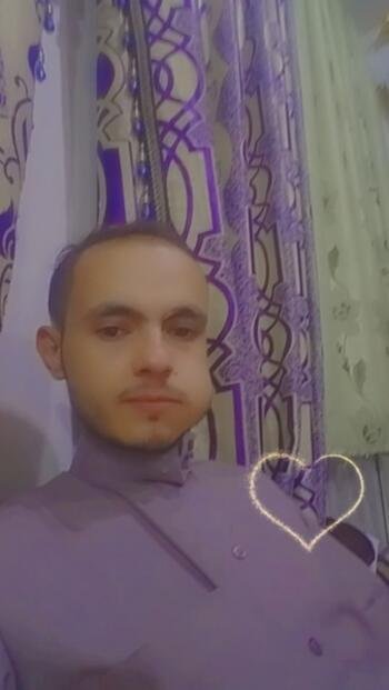 Je viens de Jeddah, Célibataire, 35 ans, ici à la recherche d'un partenaire pour Relation sérieuse.