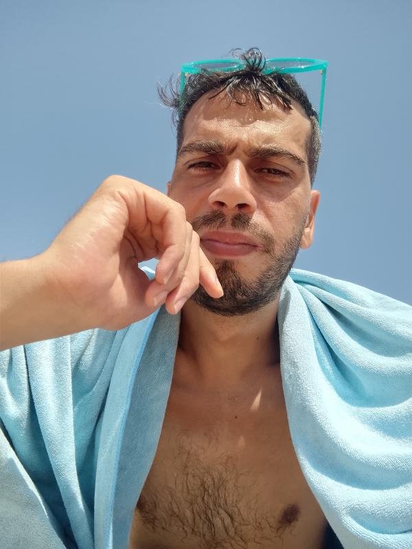 انا من 43، Bekar، 32 yıl هنا من أجل البحث عن شريك لتحقيق Arkadaşça ilişki.