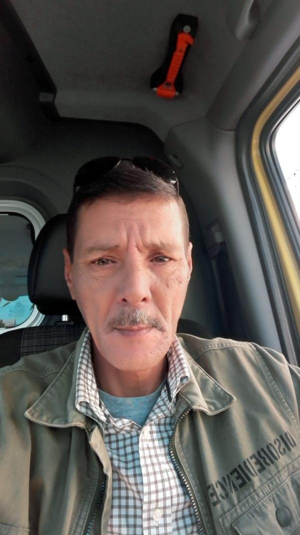 انا مطلق، 26 سنة هنا من أجل البحث عن شريك لتحقيق تعارف جاد.