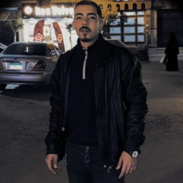 انا أعزب، 20 سنة هنا من أجل البحث عن شريك لتحقيق تعارف جاد.