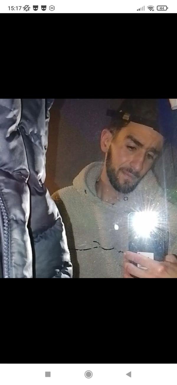 انا أعزب، 26 سنة هنا من أجل البحث عن شريك لتحقيق تعارف جاد.