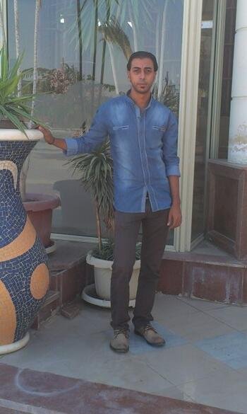 انا من Asyut Al Madinah، Bekar، 40 yıl هنا من أجل البحث عن شريك لتحقيق Ciddi ilişki.