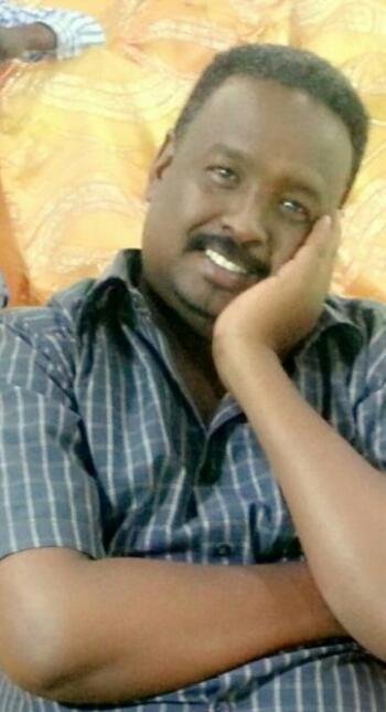 شاب سودانى الهوية من عائلة متوسطة الحال اعمل بالمملكة العربية الشعودية في محال السفر والسياحة موظف حجوزات . لم اجرب الحياة الزوجية لاحكى عتها لكنى احترم المرأة مهما كانت واعلم...