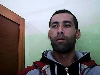 انا من بن عزوز، أعزب، 42 سنة هنا من أجل البحث عن شريك لتحقيق تعارف جاد.